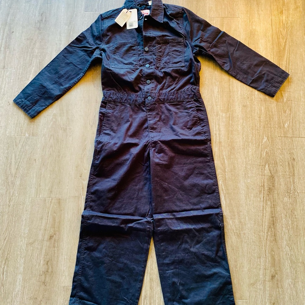 Women’s Levi’s Jumpsuit size Small NWT